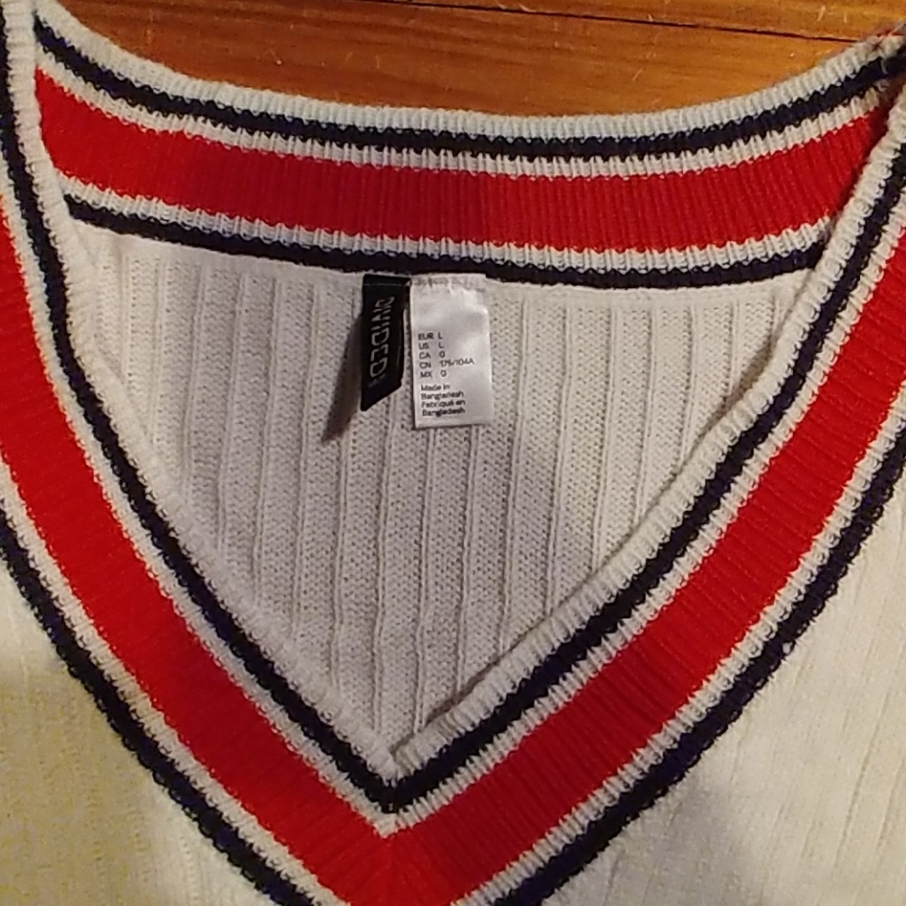 White sweater - Picture 2 of 4